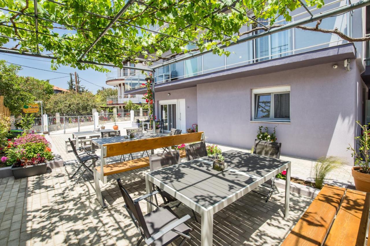 Linden Apartments 포토스 외부 사진