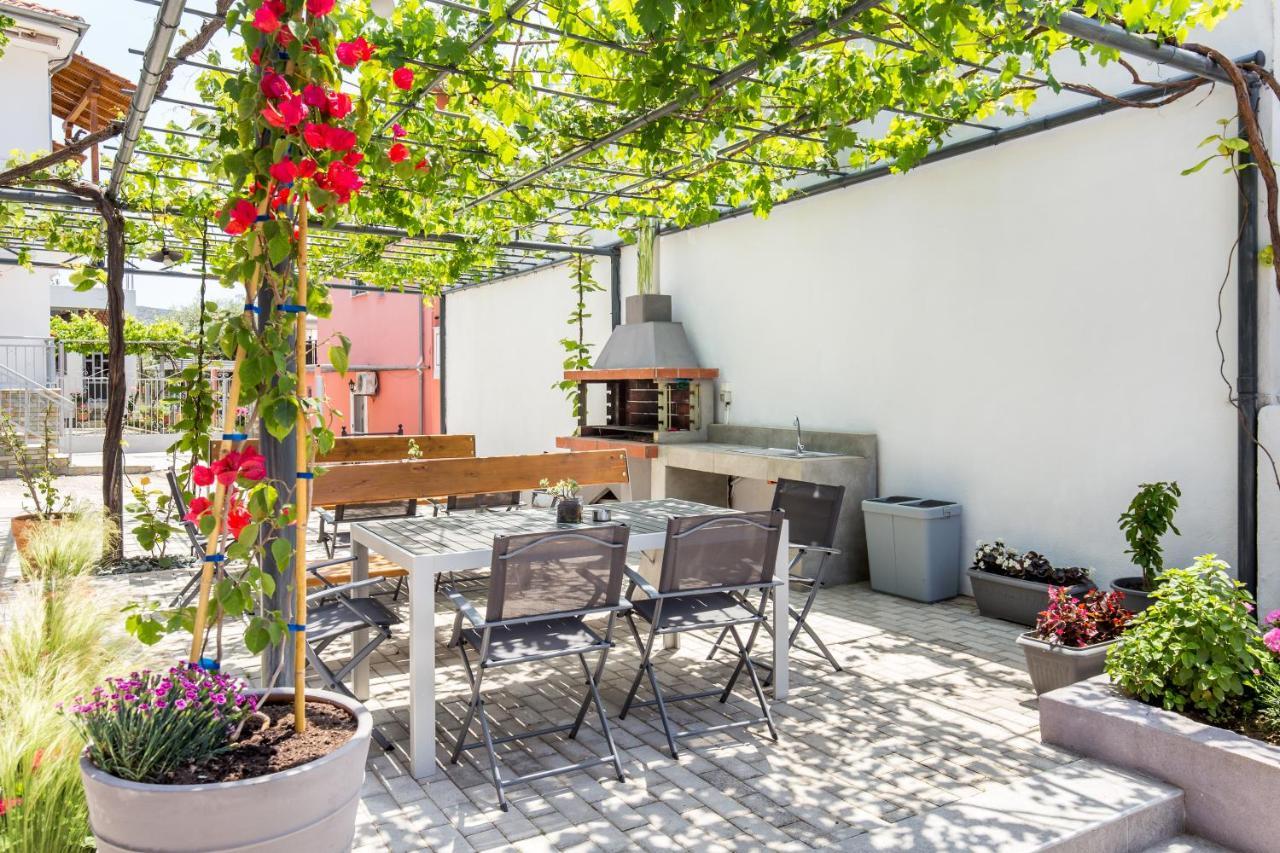 Linden Apartments 포토스 외부 사진