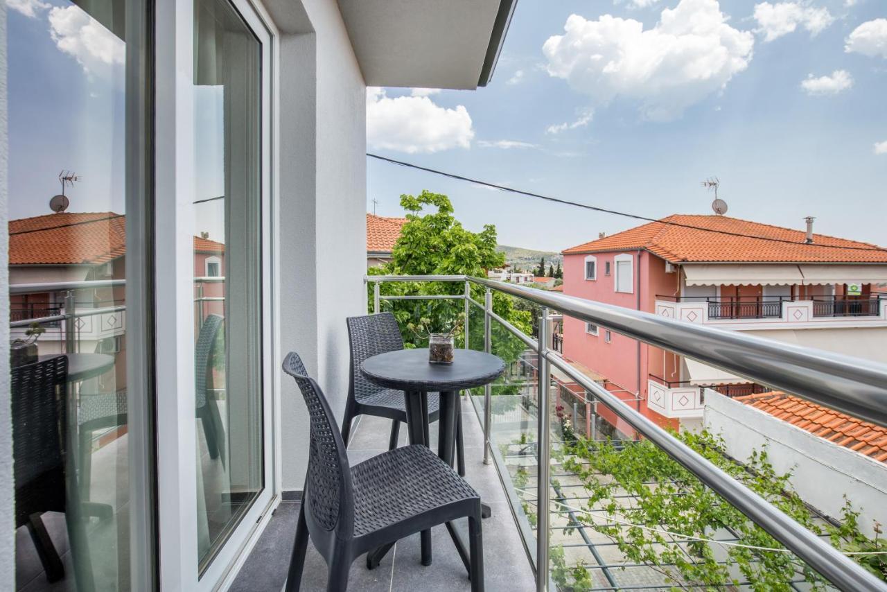 Linden Apartments 포토스 외부 사진